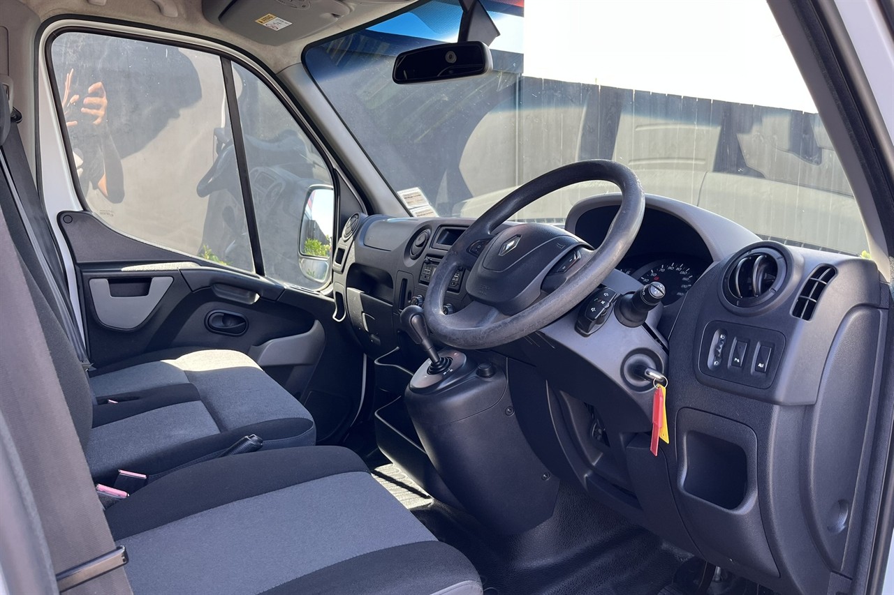 2016 Renault Master