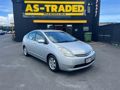 2012 Toyota PRIUS - Thumbnail