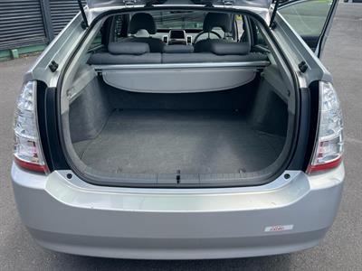 2012 Toyota PRIUS - Thumbnail