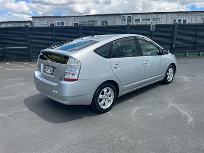 2012 Toyota PRIUS - Thumbnail