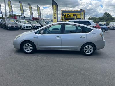 2012 Toyota PRIUS - Thumbnail