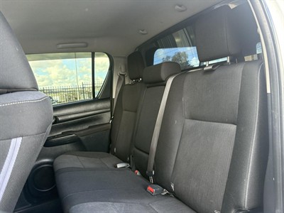 2017 Toyota Hilux - Thumbnail