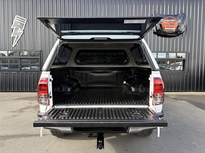 2017 Toyota Hilux - Thumbnail