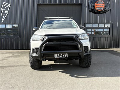 2017 Toyota Hilux - Thumbnail