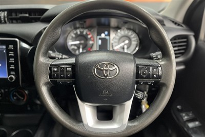 2023 Toyota Hilux - Thumbnail