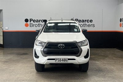 2023 Toyota Hilux - Thumbnail