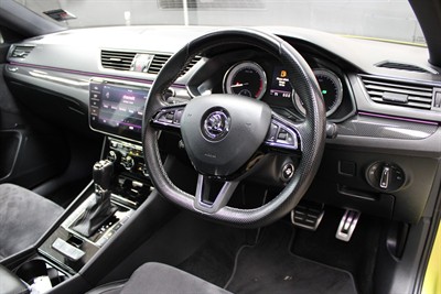 2018 Skoda Superb - Thumbnail