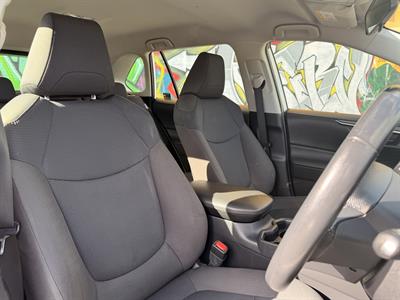 2020 Toyota RAV4 - Thumbnail