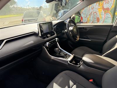 2020 Toyota RAV4 - Thumbnail