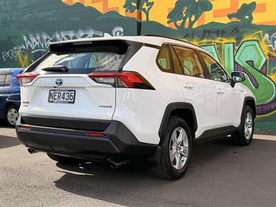 2020 Toyota RAV4 - Thumbnail