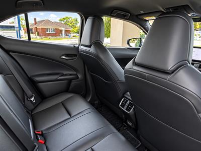 2022 Lexus UX 250H - Thumbnail