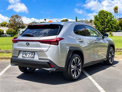 2022 Lexus UX 250H - Thumbnail