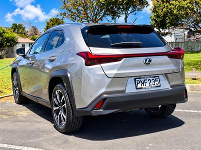 2022 Lexus UX 250H - Thumbnail