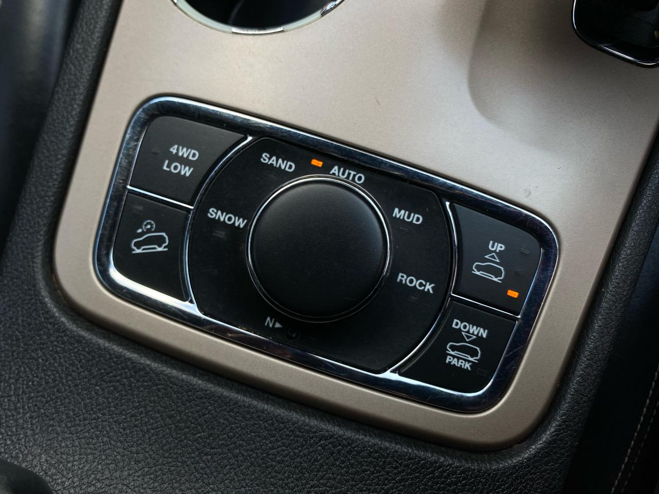 2015 Jeep GRAND CHEROKEE