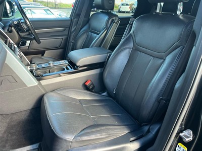 2017 Land Rover Discovery - Thumbnail