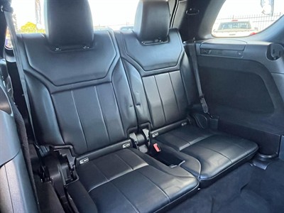 2017 Land Rover Discovery - Thumbnail