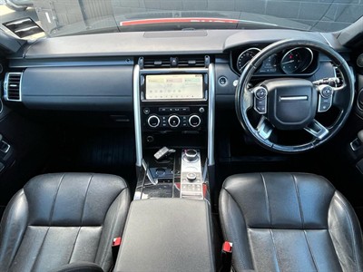 2017 Land Rover Discovery - Thumbnail