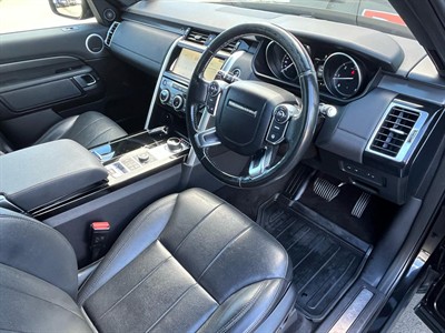 2017 Land Rover Discovery - Thumbnail