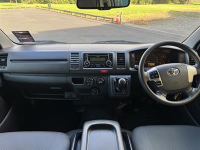 2017 Toyota Hiace - Thumbnail