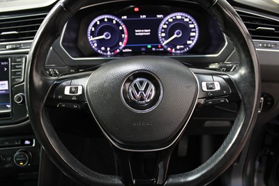 2017 Volkswagen TIGUAN - Thumbnail