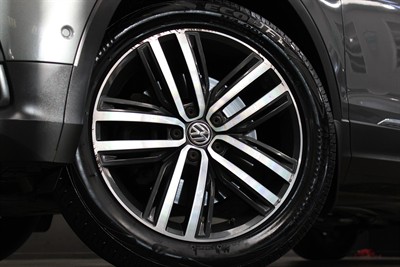 2017 Volkswagen TIGUAN - Thumbnail