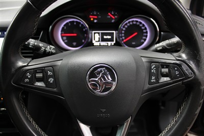 2018 Holden Astra - Thumbnail