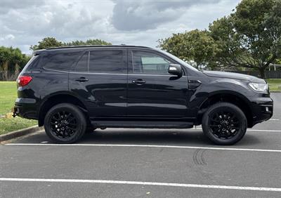 2017 Ford Everest - Thumbnail