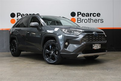 2020 Toyota RAV4 - Thumbnail