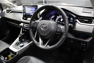 2020 Toyota RAV4 - Thumbnail