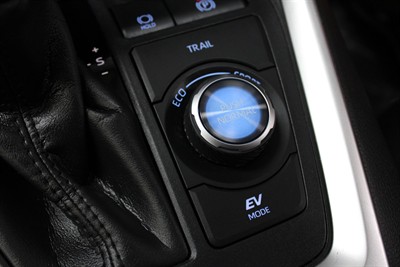2020 Toyota RAV4 - Thumbnail