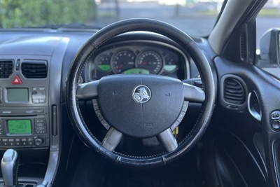 2004 Holden Adventra - Thumbnail