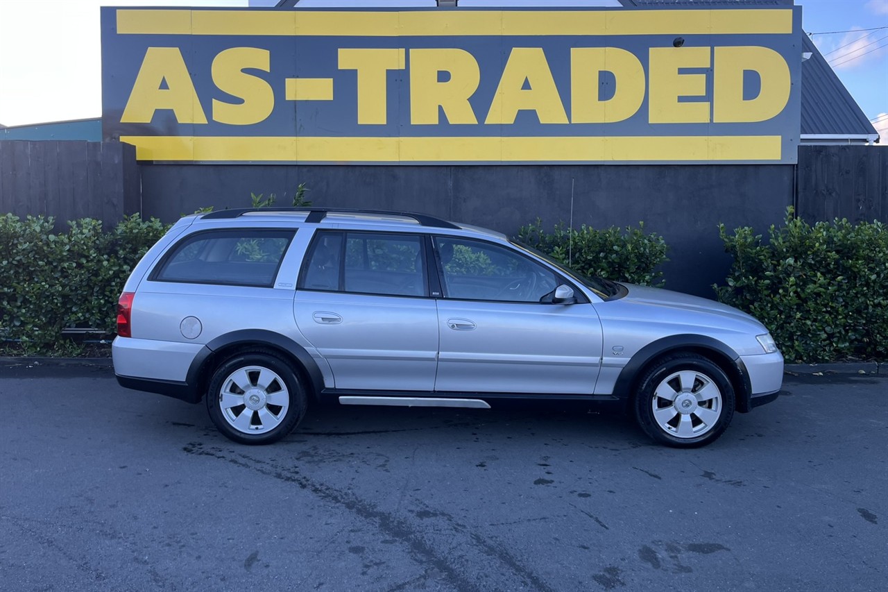 2004 Holden Adventra