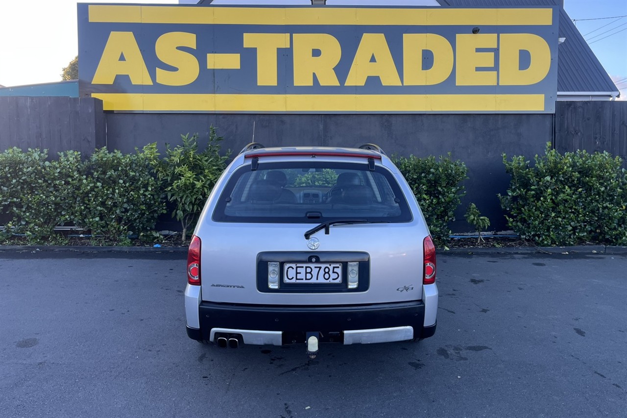 2004 Holden Adventra