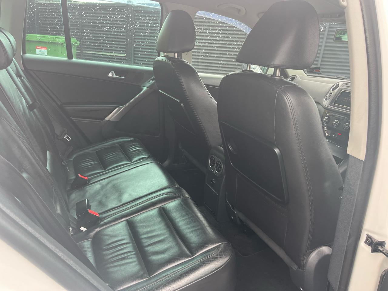 2010 Volkswagen TIGUAN