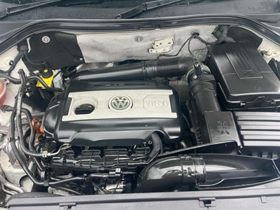 2010 Volkswagen TIGUAN - Thumbnail
