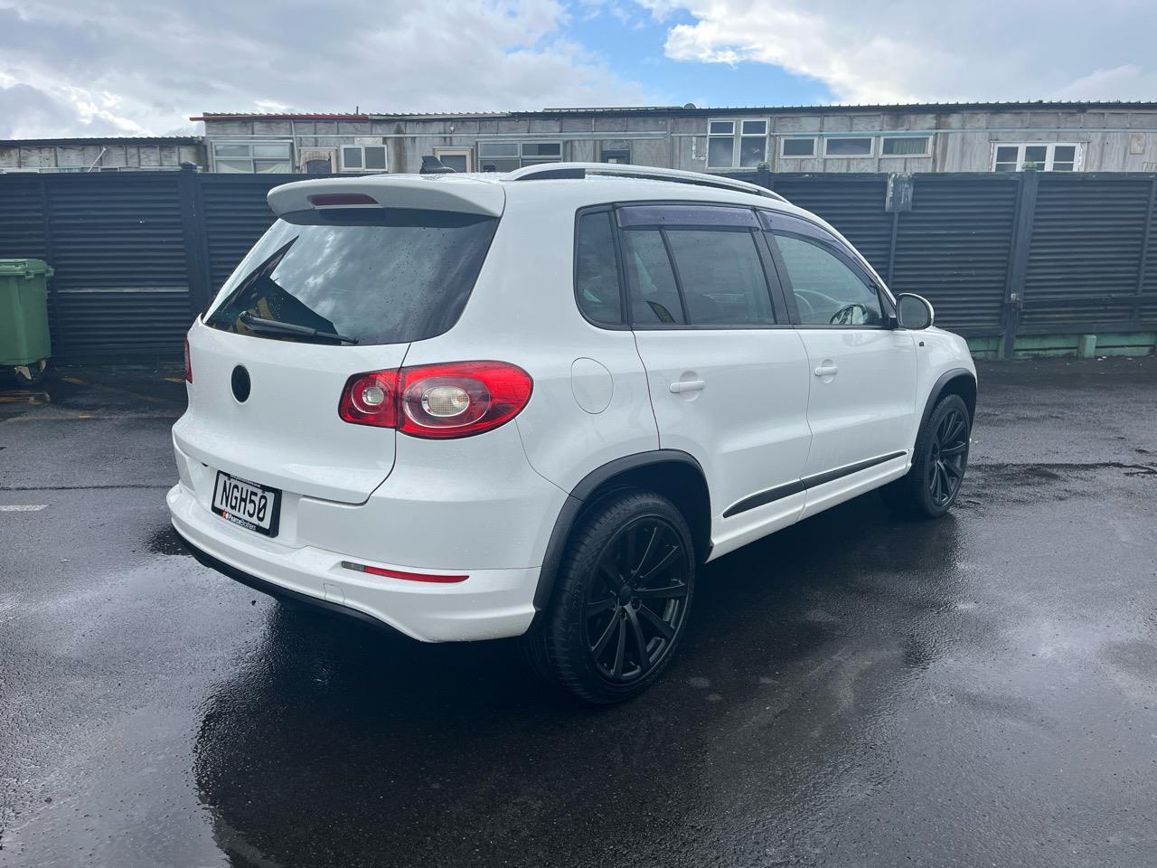 2010 Volkswagen TIGUAN