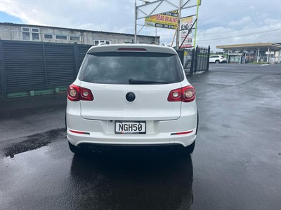 2010 Volkswagen TIGUAN - Thumbnail