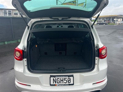 2010 Volkswagen TIGUAN - Thumbnail