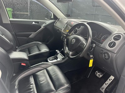 2010 Volkswagen TIGUAN - Thumbnail
