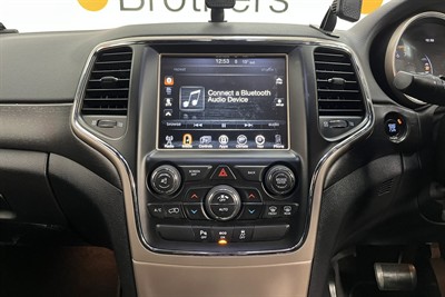 2016 Jeep Grand Cherokee - Thumbnail