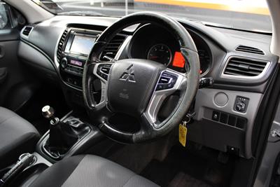 2017 Mitsubishi Triton - Thumbnail