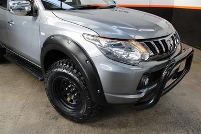 2017 Mitsubishi Triton - Thumbnail