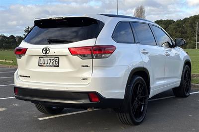 2018 Toyota Highlander - Thumbnail