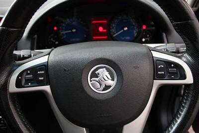 2008 Holden COMMODORE - Thumbnail