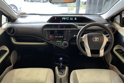 2014 Toyota Aqua - Thumbnail