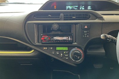 2014 Toyota Aqua - Thumbnail