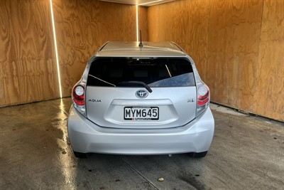 2014 Toyota Aqua - Thumbnail