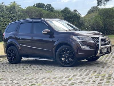 2021 Mahindra XUV500