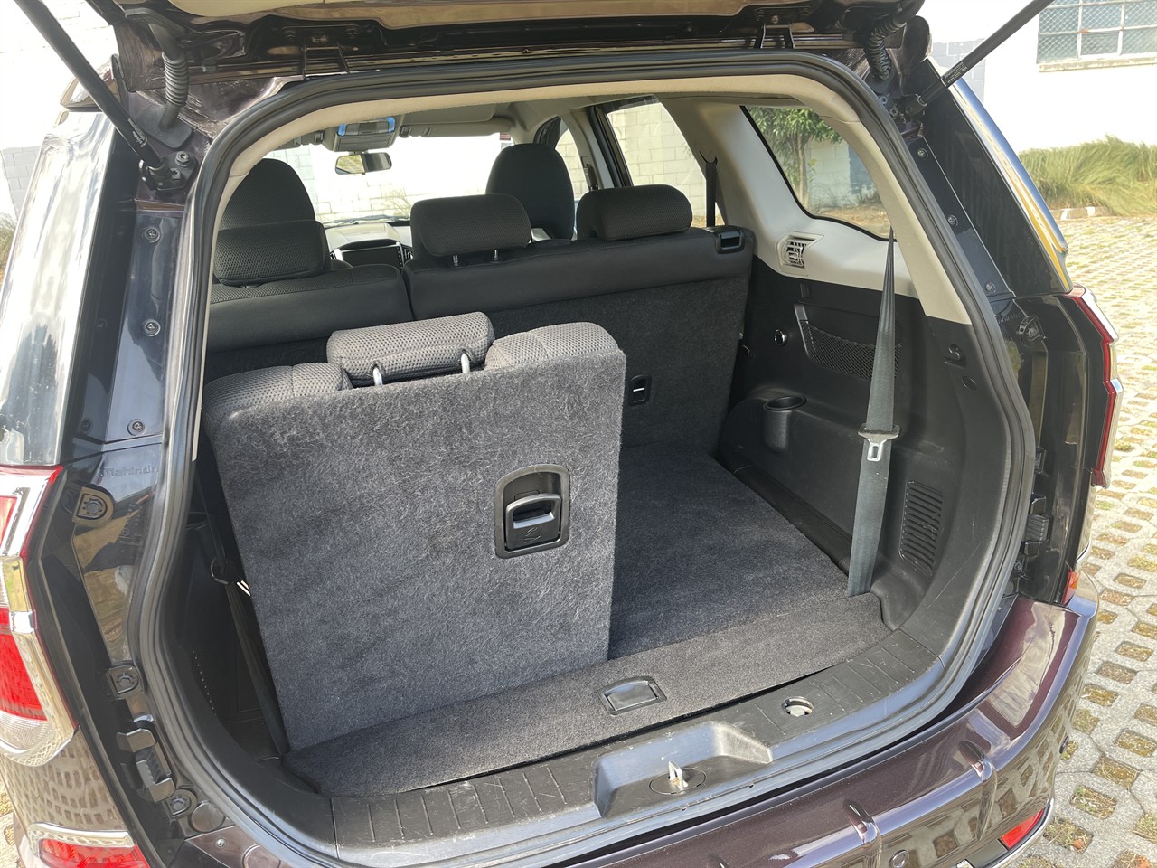 2021 Mahindra XUV500