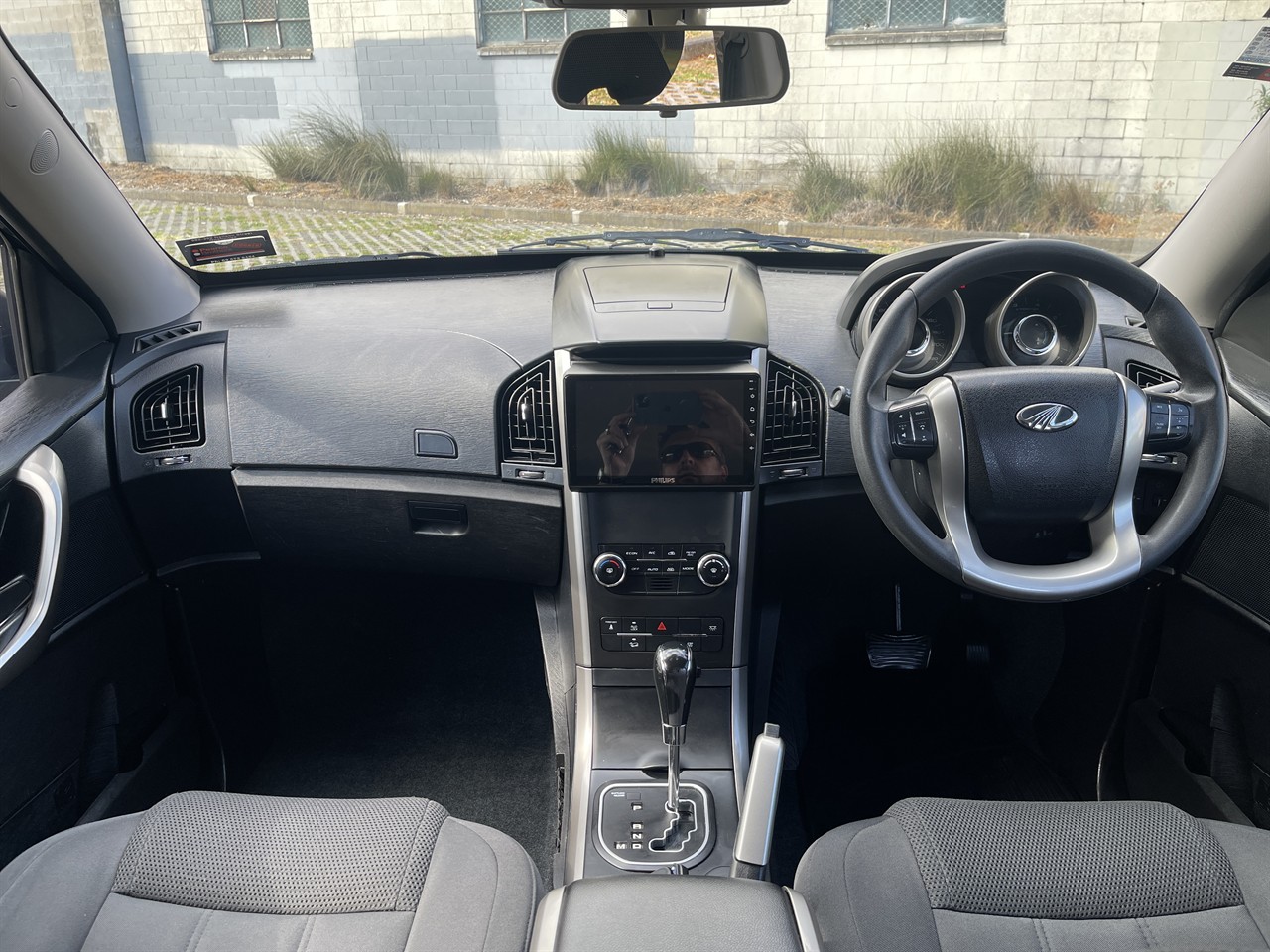 2021 Mahindra XUV500